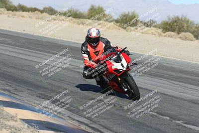 media/Dec-04-2025-Racers Edge (Thu) [[5ebc9f124d]]/3-B Group/7-Session 4 (Turn 10 Inside)/